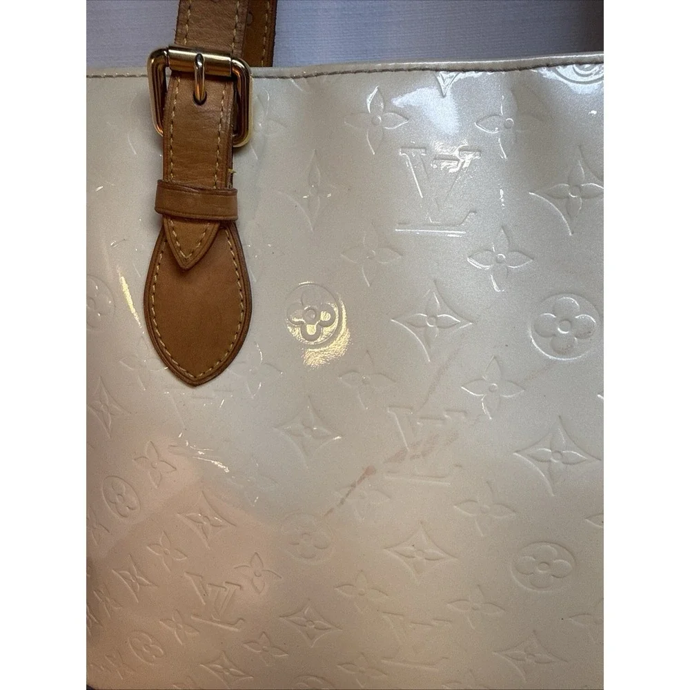 Louis Vuitton think serial